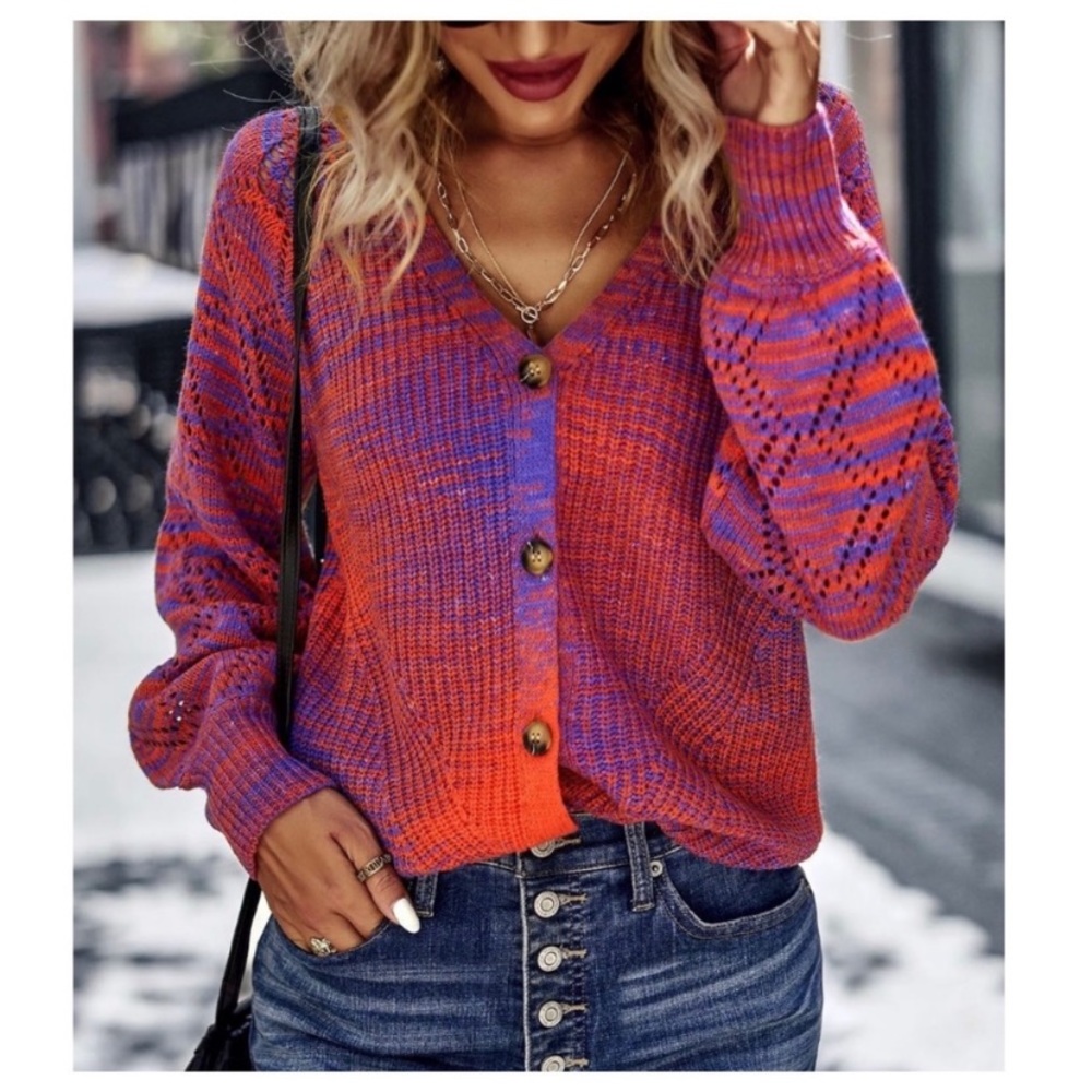 ❤️Brand New still in the bag. I love this bright beautiful sweater.